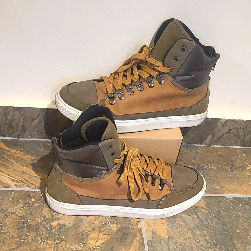 Men's Umionzbsy size 10.5 mini boots & zip line - Picture 1 of 8